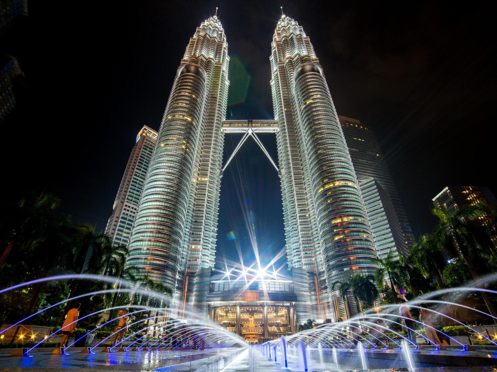 Sky Suites At Klcc By Mitstay Куала-Лумпур Екстер'єр фото