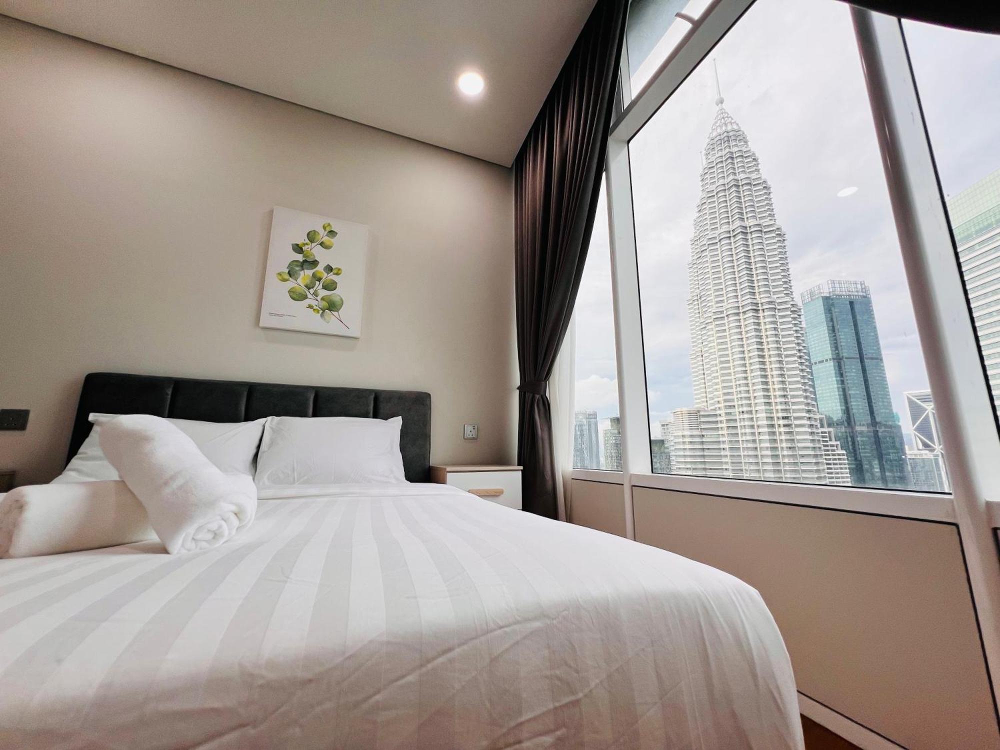 Sky Suites At Klcc By Mitstay Куала-Лумпур Екстер'єр фото