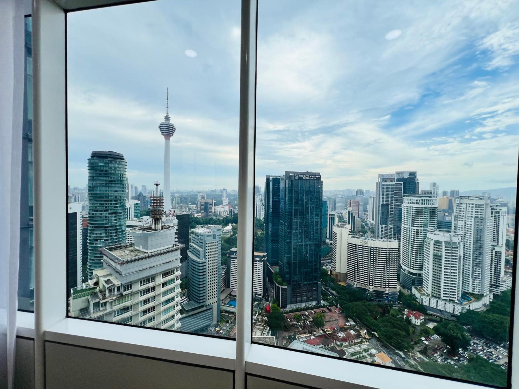 Sky Suites At Klcc By Mitstay Куала-Лумпур Екстер'єр фото